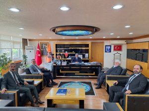 BOLU’MUZUN ULAŞIM KONUSUNDAKİ TALEPLERİ KARAYOLLARI 4. BÖLGE MÜDÜRÜ MEHMET FİDAN’A İLETİLDİ