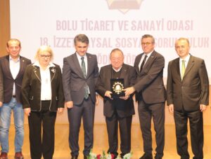 Odamız tarafından geleneksel olarak düzenlenen 18. İzzet Baysal Şükran Günü Yemeği ve İzzet Baysal Sosyal Sorumluluk Ödül Töreni odamızda gerçekleşti.