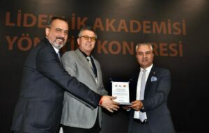 Odamız Yönetim Kurulu Başkanı Abdullah Alemdar, Silifke Ticaret ve Sanayi Odası ev sahipliğinde düzenlenen 6. Liderlik Akademisi ve Yönetim Kongresi etkinliklerine katılım sağladı.