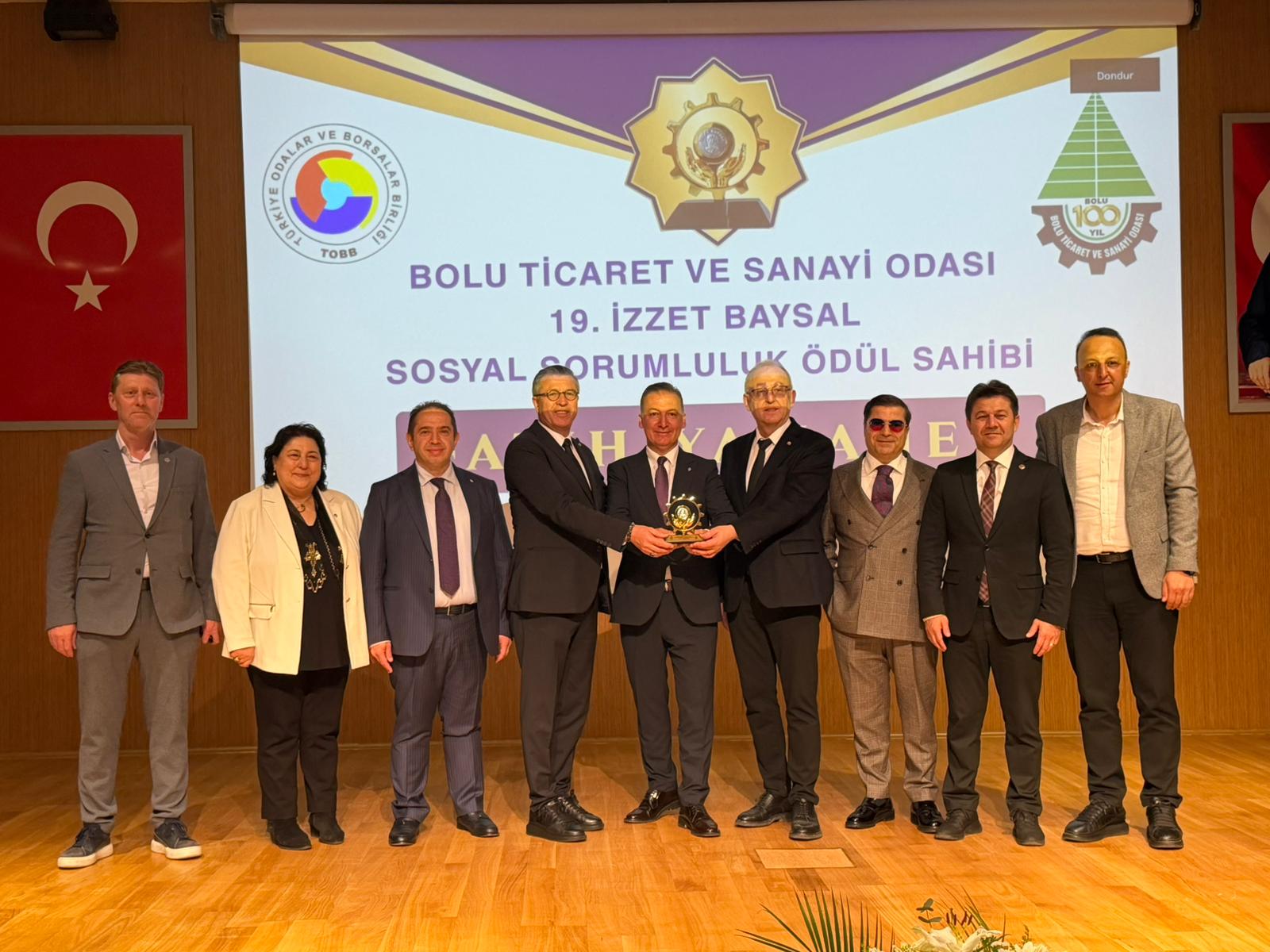 Odamız tarafından geleneksel olarak gerçekleştirilen Şükran Günü Yemeği ve 19. Sosyal Sorumluluk Ödül Töreni, yoğun katılımla Odamızda gerçekleştirildi. WhatsApp Image 2026 05 13 at 09.54.26